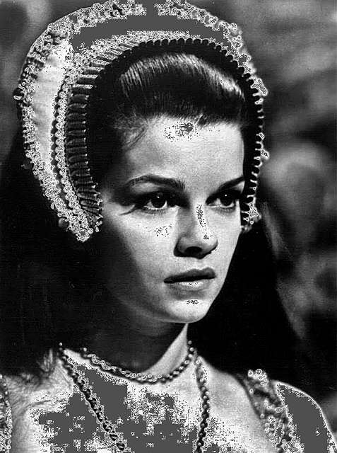 Photo of Genevieve Bujold